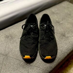 No bull womens running shoe. Very good condition.